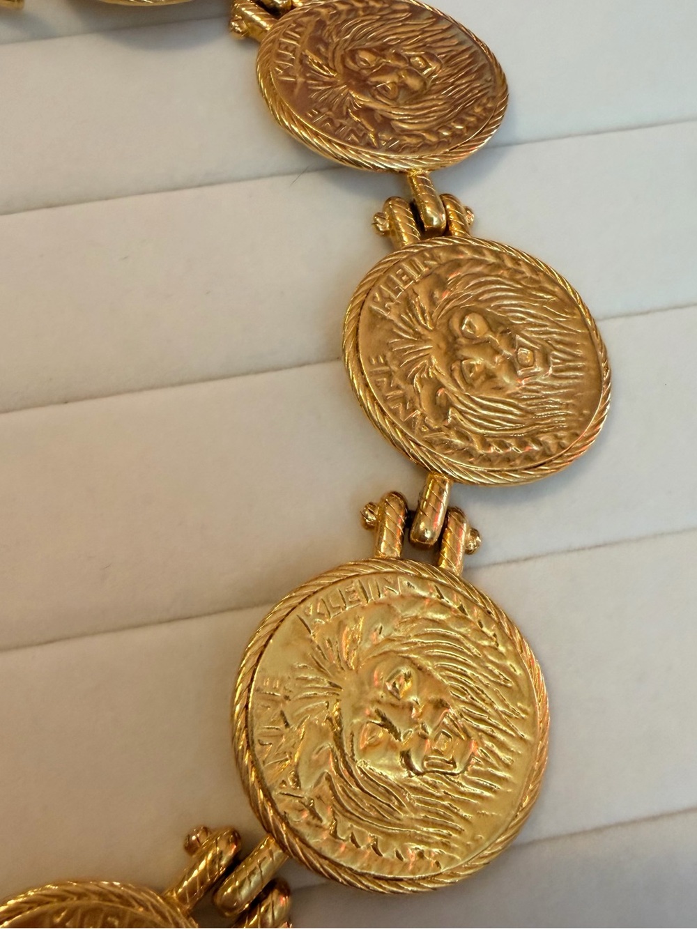 Vintage Anne Klein Gold Tone Lion Medallion Statement Necklace Toggle Clasp NWT - Picture 5 of 13